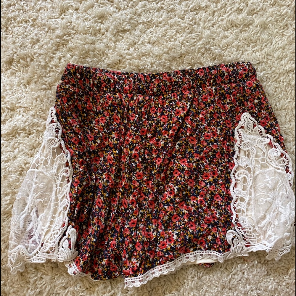 Shorts - Picture 2 of 3